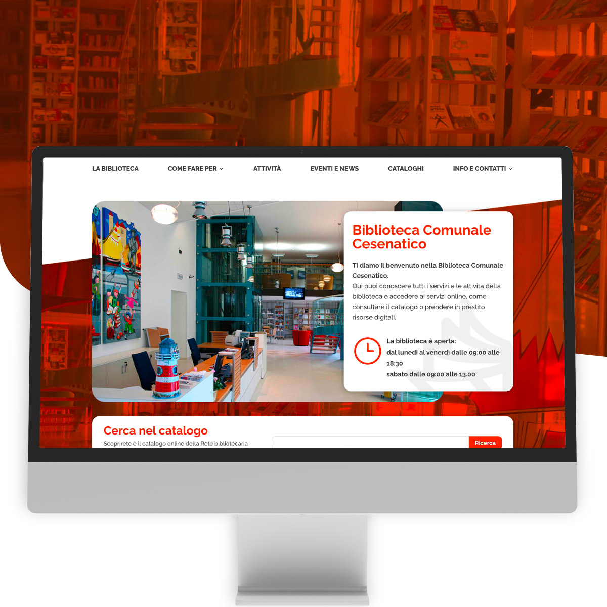 Homepage del sito della Biblioteca Comunale di Cesenatico visualizzata su uno schermo desktop, con benvenuto, orari di apertura e accesso al catalogo online.