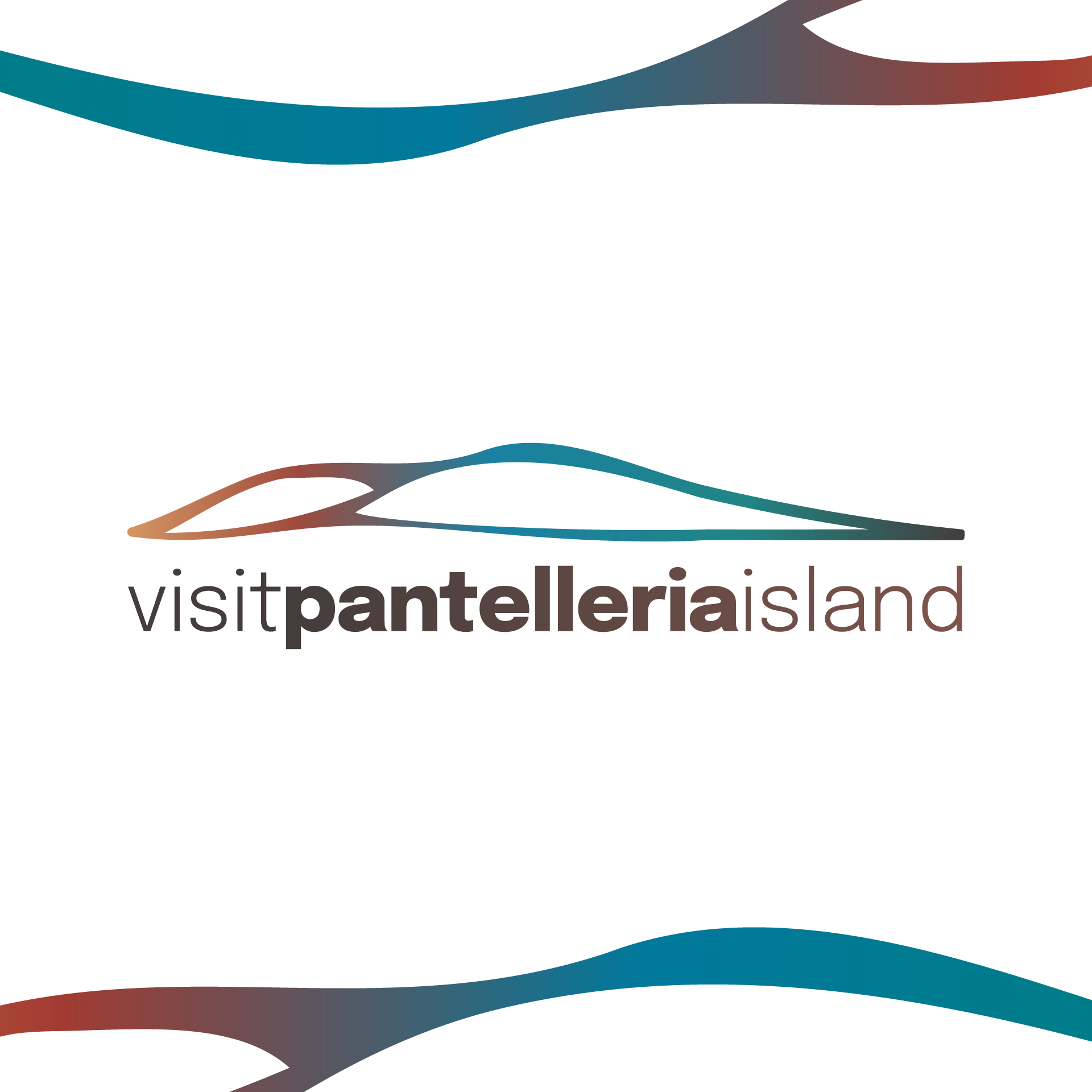 “Logo ufficiale Visit Pantelleria Island con la silhouette dell’isola stilizzata e sfumature nei toni del blu, del rame e del verde. Grafica racchiusa tra onde colorate che richiamano il mare e il vento di Pantelleria.”